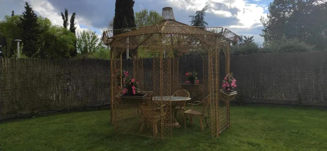 Chalet Con Piscina Y Jacuzzi En Madrid Alquila Habitaciones Algete Kültér fotó