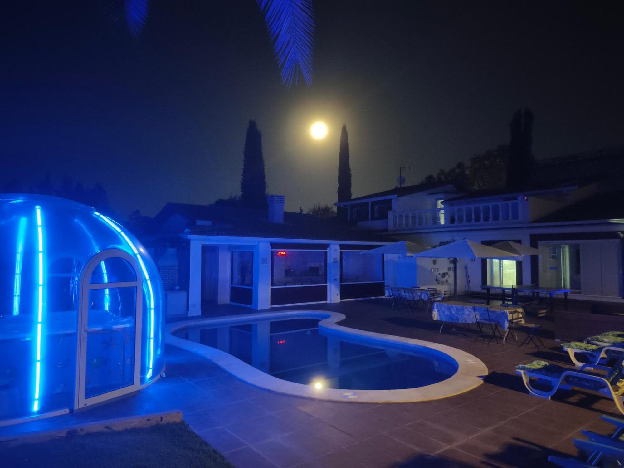 Chalet Con Piscina Y Jacuzzi En Madrid Alquila Habitaciones Algete Kültér fotó